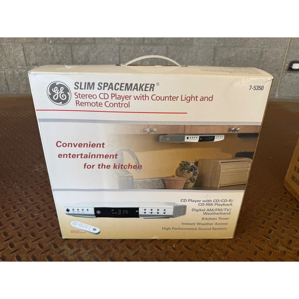 GE Slim Spacemaker Under Cabinet CD Player Radio 7-5350 Silver NIB